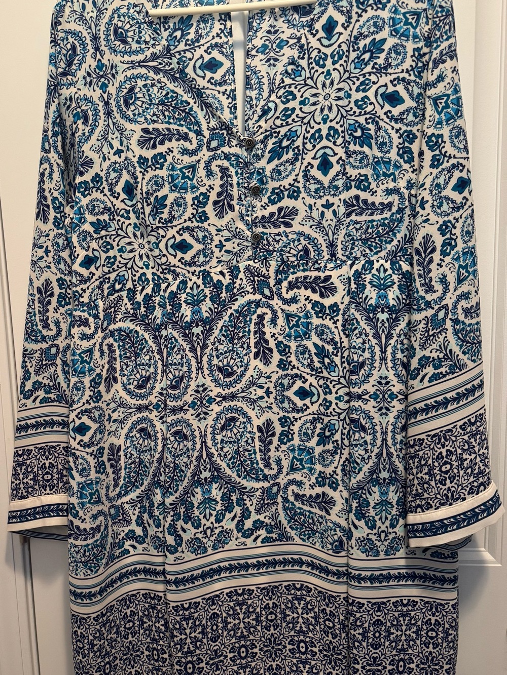 Allen B. By Allen Schwartz White Long-Sleeve Shirt with Blue Paisley Print